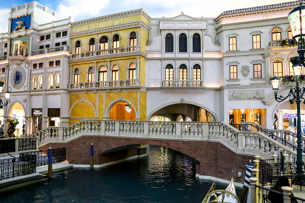 The Venetian Hotel Lobby, Roads and Destinations