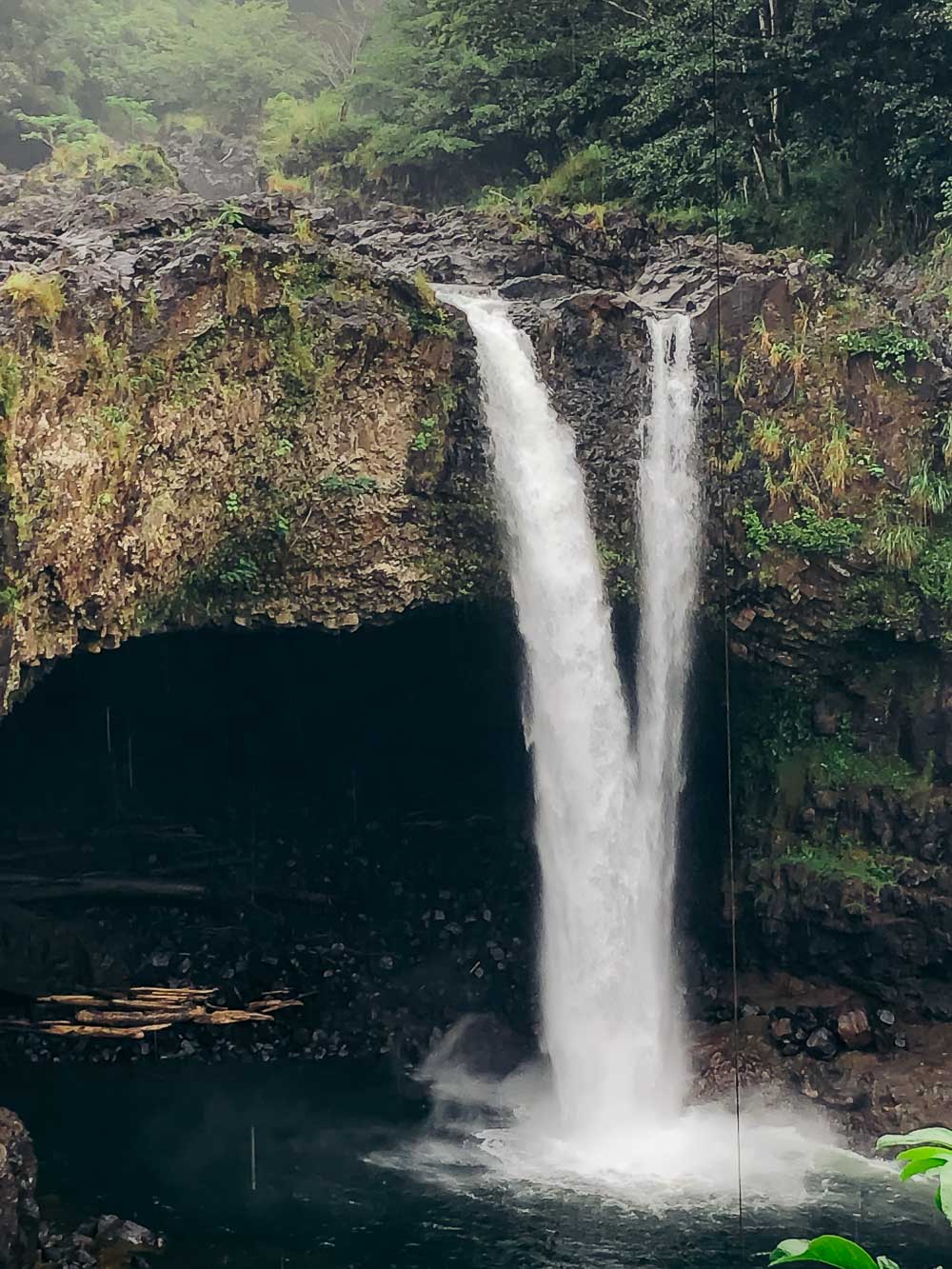 Rainbow Falls in Hilo, Big Island | Roads and Destinations