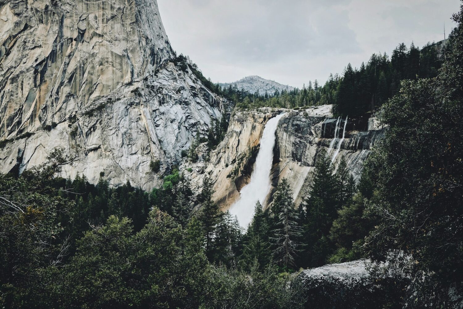 Waterfall hikes in Yosemite | Roads and Destinations